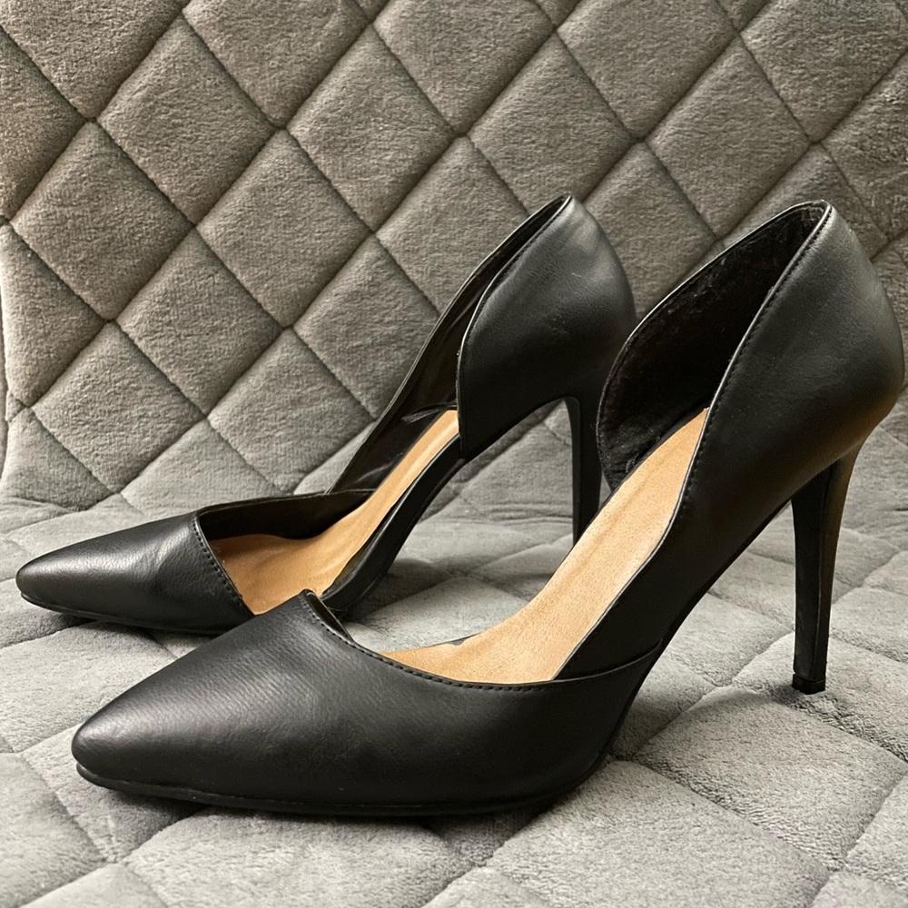 Black High Heeled Shoes